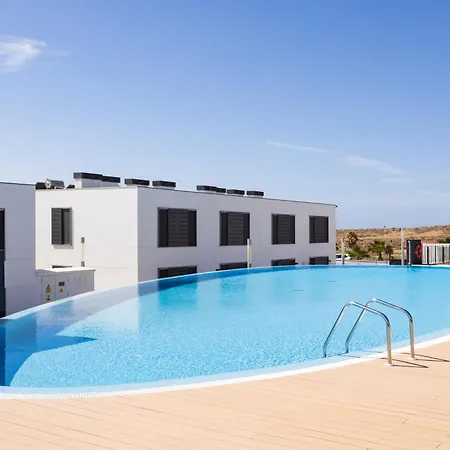 Home2book Cozy & Modern Apt, Pool & Terrace Daire *
