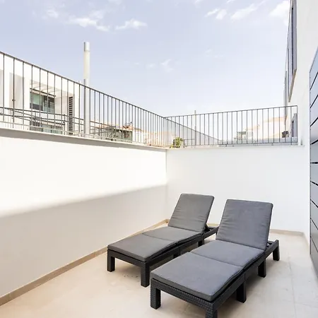 Home2book Cozy & Modern Apt, Pool & Terrace Daire