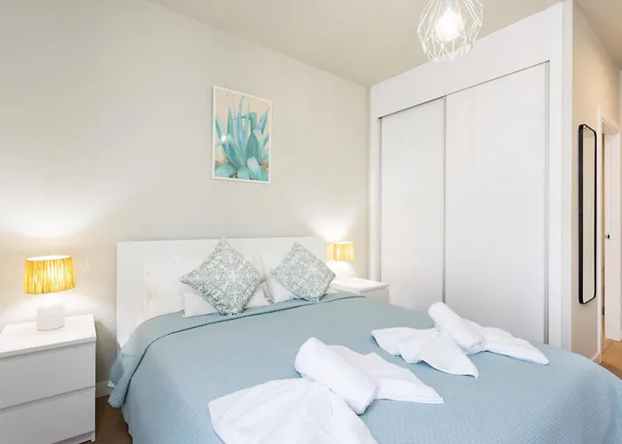 Home2book Cozy & Modern Apt, Pool & Terrace דירה